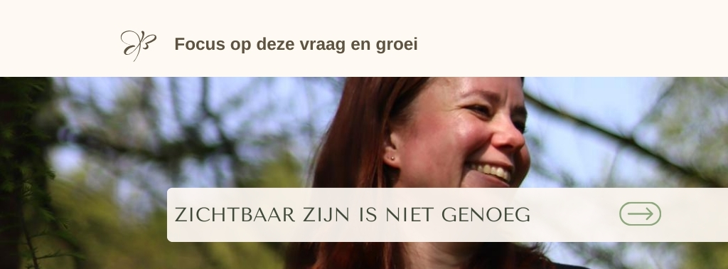 Banner foto Aurelie met tekst Zichtbaar zijn is niet genoeg