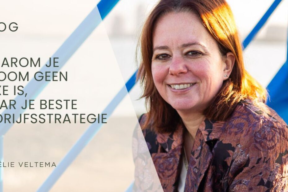 Foto van Aurelie Veltema, zittend op een trap Tekstblok: Blog Waarom je droom geen luxe is, maar je beste bedrijfsstrategie? Aurélie Veltema foto credit Bonny BMoments